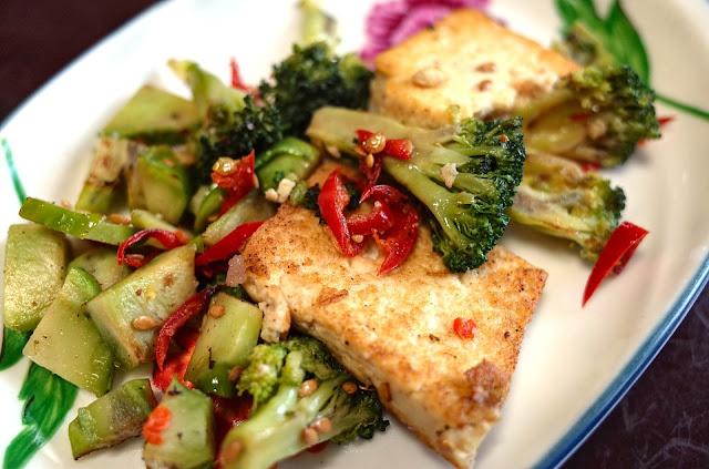 Vegan Broccoli and Tofu @ www.realfoodblogger.com Asian vegan recipe for broccoli and tofu