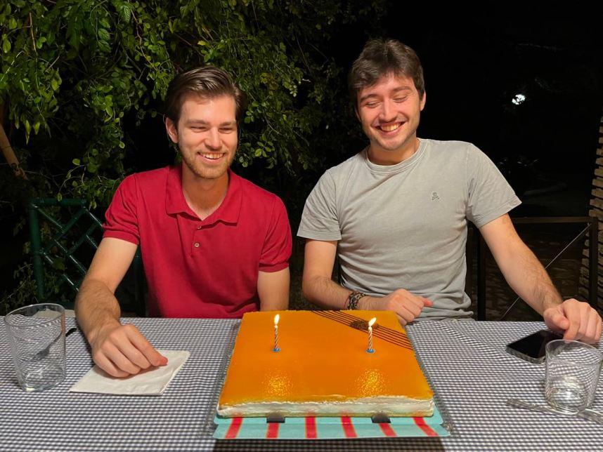 Graduados, Mama Ía blog