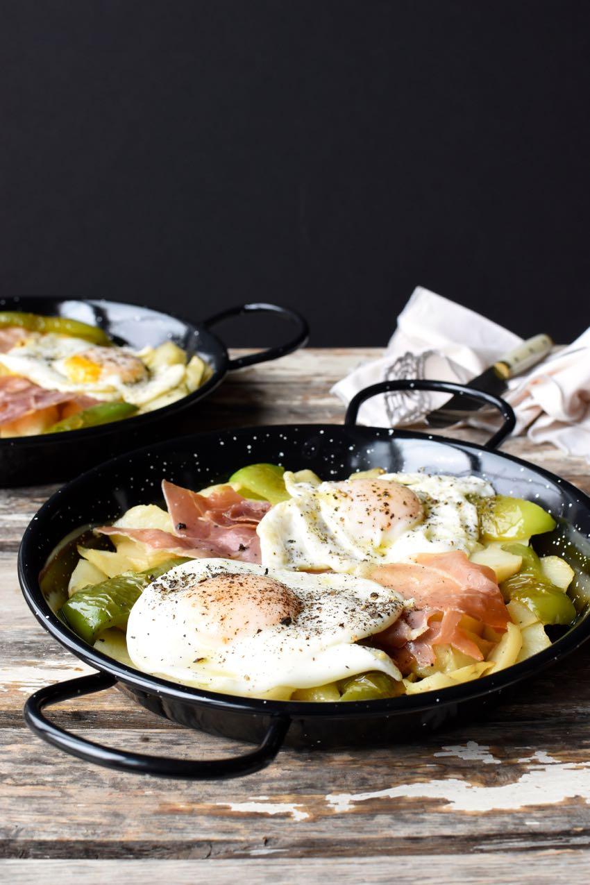 Broken eggs, huevos rotos, Mama Ía blog
