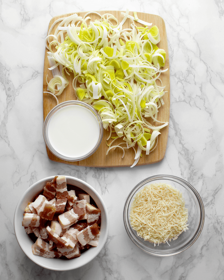ingredients for white pizza with bacon leeks and cream