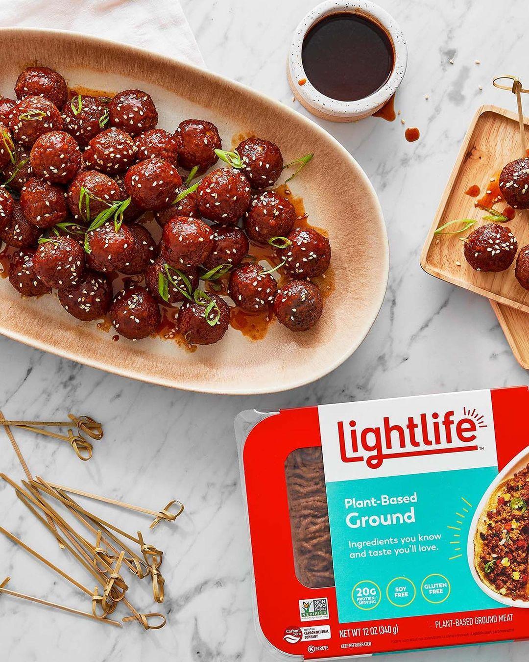 VegNews.meatlessgroundbeef.Lightlife