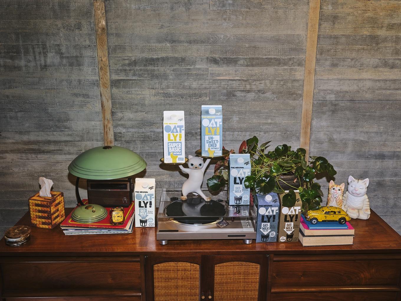 VegNews.OatlyVeganUnsweetenedOatmilk.Oatly